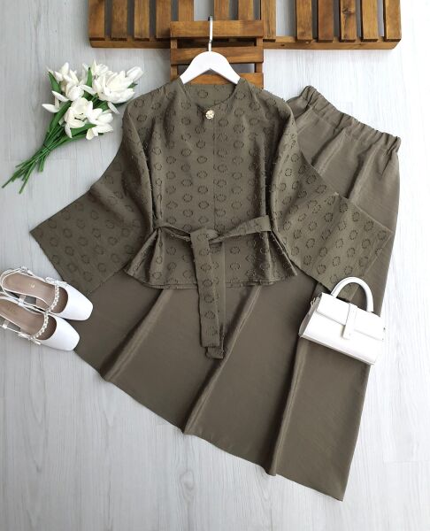 AKDN TEK DÜĞME BELİ ÖNÜ AÇIK KEMERLİ ETEKLİ TAKIM 1723-09-HAKİ - 1