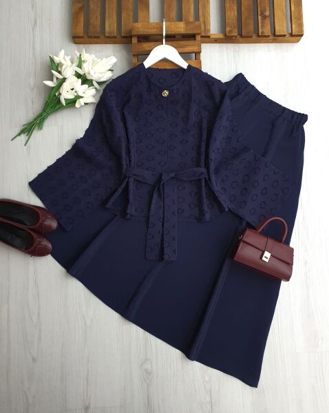 AKDN TEK DÜĞME BELİ ÖNÜ AÇIK KEMERLİ ETEKLİ TAKIM B3-2 1723-12-LACİVERT - 1