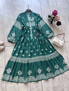 ATİL DESENLİ PATLI YARIM DÜĞMELİ SALAŞ ELBİSE C9-2311-27-ZÜMRÜT - 