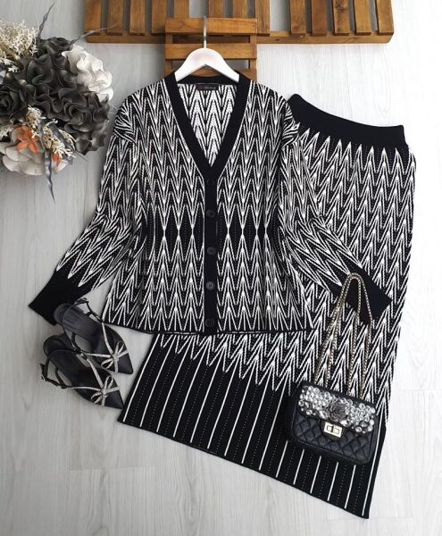 BALM GEÇİŞ DESENLİ ÖNÜ DÜĞMELİ ETEKLİ TRİKO TAKIM A3-4-8150-01-SİYAH - 1