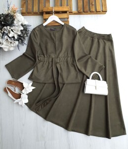 CUGE TEK DÜĞME YANLARI LASTİKLİ ÖNÜ BAĞLAMALI SÜET ETEKLİ TAKIM 1680-09-HAKİ - 