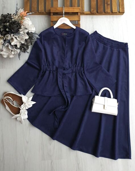 CUGE TEK DÜĞME YANLARI LASTİKLİ ÖNÜ BAĞLAMALI SÜET ETEKLİ TAKIM 1680-12-LACİVERT - 1