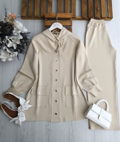 CUME ÇIT ÇIT DÜĞMELİ KAPŞONLU İKİLİ TAKIM A7-4-1685-34-BEJ - 1