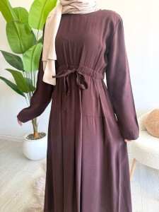 ELTAS BELİ BAĞCIKLI PİLELİ ELBİSE B5-1-2415-37-KAHVE - 2