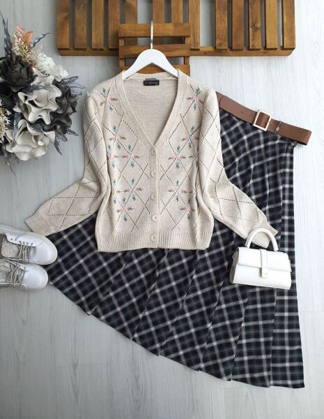 EVKANA DÜĞMELİ NAKIŞLI TRİKO HIRKA 8187-34-BEJ - 1