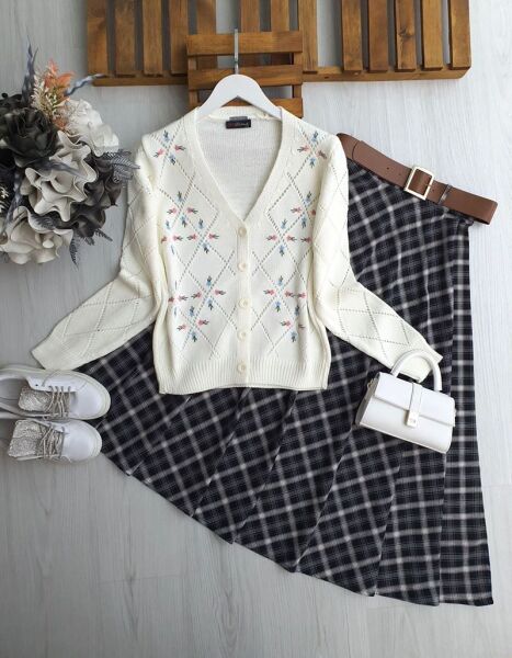 EVKANA DÜĞMELİ NAKIŞLI TRİKO HIRKA 8187-50-KEMİK - 1