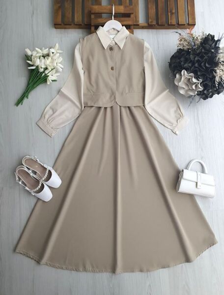 FOYDE GÖMLEK GARNİLİ BELİ LASTİKLİ ELBİSE İKİ DÜĞMELİ YELEK TAKIM 2421-34-BEJ - 1