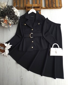 FUBE GOLD DÜĞMELİ ÇİFT CEP TOKALI KEMERLİ CEKET KİLOŞ ETEK TAKIM B3-7-1691-01-SİYAH - 