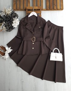 FUBE GOLD DÜĞMELİ ÇİFT CEP TOKALI KEMERLİ CEKET KİLOŞ ETEK TAKIM B3-7-1691-37-KAHVE - 