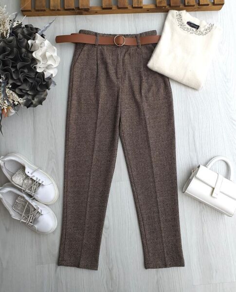 FUZAN BELİ DÜĞMELİ VE LASTİKLİ DERİ KEMERLİ BALIKSIRTI DAR PAÇA PANTOLON 6095-48-BİSKÜVİ - 1