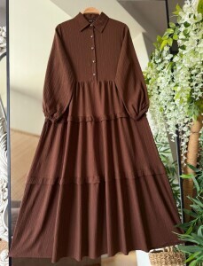 GİBEL GÖMLEK YAKA YARIM DÜĞMELİ KAT KAT SALAŞ ELBİSE B2-4-2409-37-KAHVE - 