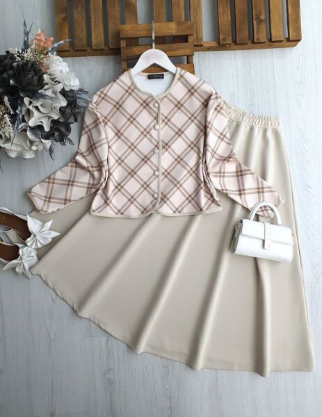 JAVSE ÖNÜ DÜĞMELİ EKOSE DESENLİ BİYELİ ETEKLİ TAKIM A6-5-1696-34-BEJ - 1