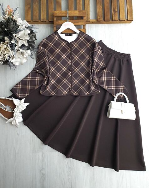 JAVSE ÖNÜ DÜĞMELİ EKOSE DESENLİ BİYELİ ETEKLİ TAKIM A6-5-1696-37-KAHVE - 1