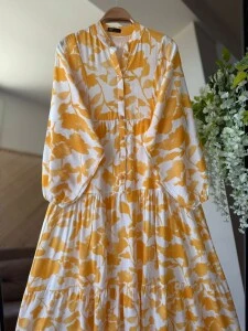 KAVU ÖNÜ PATLI DESENLİ YARIM DÜĞMELİ SALAŞ LİLYUM ELBİSE B7-1-2400-23-SARI - 2