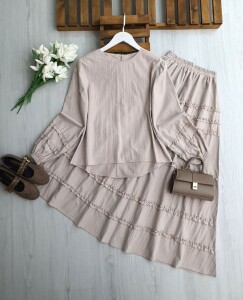 KİLME KOL VE ETEK KAT KAT FIRFIRLI NUBUK CUPRA ETEKLİ TAKIM 1720-34-BEJ - 