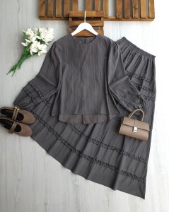 KİLME KOL VE ETEK KAT KAT FIRFIRLI NUBUK CUPRA ETEKLİ TAKIM 1720-58-FÜME - 