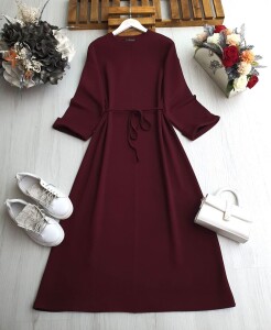 KUBES ÖNÜ DİKİŞLİ KIVRIK KOL BELİ İPLİ ELBİSE 2412-04-BORDO - 