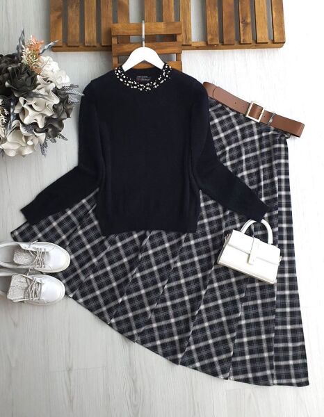 LOLHE YAKA TAŞLI YUMOŞ KAZAK 8188-01-SİYAH - 1