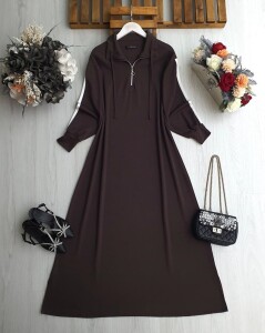 LUN KOLU ŞERİTLİ YARIM FERMUARLI BAĞCIKLI RAHAT KALIP ELBİSE A5-5-2414-37-KAHVE - 