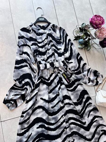 MEYLA KEMERLİ DESENLİ ÖNÜ DÜĞMELİ ELBİSE D2-2304-26-GRİ - 1