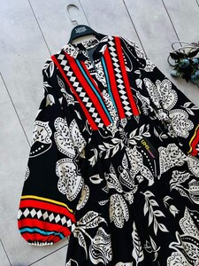 NOQE PATLI DESENLİ YARIM DÜĞMELİ SALAŞ ELBİSE B11-4-2319-01-SİYAH - 