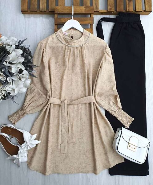 OLANE GİPE KOL TAŞ BİYELİ GENİŞ YAKA DESENLİ ÇİLEK TUNİK C9-5507-48-BİSKÜVİ - 1