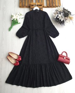 ONLS HAKİM YAKA ALTI FIRFIRLI ASTARLI BRODE ELBİSE B6-3-2420-01-SİYAH - 