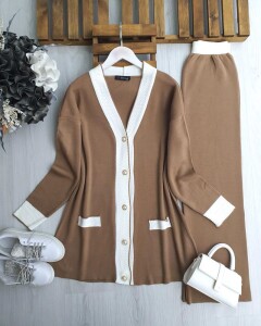 PUGSE ÖNÜ DÜĞMELİ SÜS CEPLİ TRİKO TAKIM 8156-48-BİSKÜVİ - 