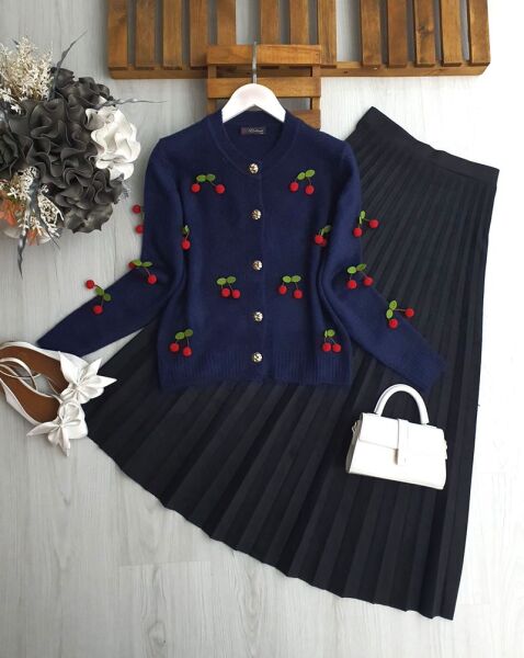 SALDE KİRAZLI ÖNÜ DÜĞMELİ YUMOŞ HIRKA 8161-12-LACİVERT - 1