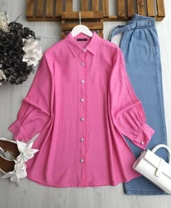 UZEL ÖN VE KOL DANTEL GEÇİŞLİ GÖMLEK TUNİK A9-5-5584-47-PEMBE - 