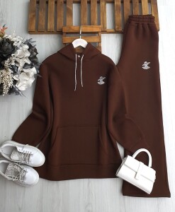 VEDKA TAŞ İŞLEMELİ KANGURU CEPLİ ÜÇ İPLİK TAKIM A10-6-1678-37-KAHVE - 