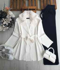 VEMA YAKASI KÜRKLÜ KEMERLİ CAKET KAP A3-3-3213-20-BEYAZ - 