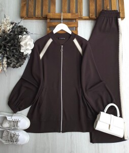 VİNE ŞERİTLİ CEPLİ ÖNÜ FERMUARLI İKİLİ TAKIM A5-1-1671-37-KAHVE - 