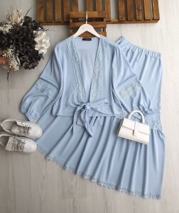 VUE ÖNÜ BAĞLAMALI DANTEL GEÇİŞLİ ETEKLİ İKİLİ TAKIM 1670-10-MAVİ - 