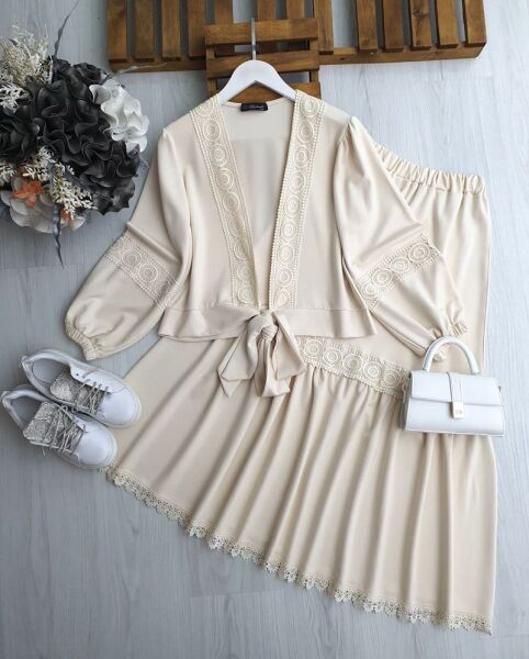 VUE ÖNÜ BAĞLAMALI DANTEL GEÇİŞLİ ETEKLİ İKİLİ TAKIM 1670-34-BEJ - 1