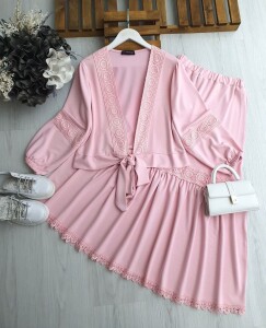 VUE ÖNÜ BAĞLAMALI DANTEL GEÇİŞLİ ETEKLİ İKİLİ TAKIM 1670-47-PEMBE - 1